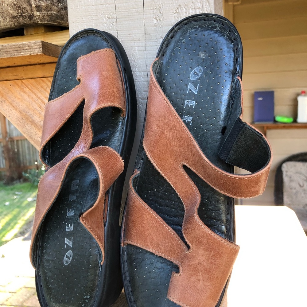 Zeeta Sandals Open Toe With Toe Loop - image 1